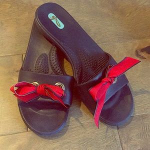 Beautiful navy and red sandals!!